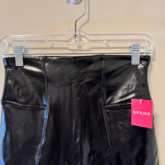 NWT SPANXshape Faux Leather Patent Leggings - Size Medium - Classic Black - Picture 9 of 11